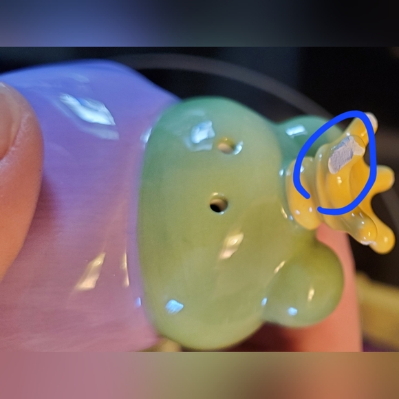 Frog Prince on Throne Nesting / Stacking Salt and Pepper Set - Picture 6 of 9